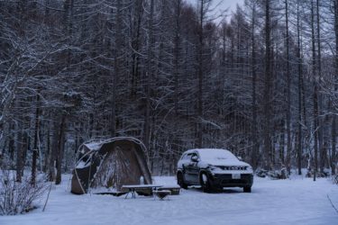 一色の森キャンプ場で雪中